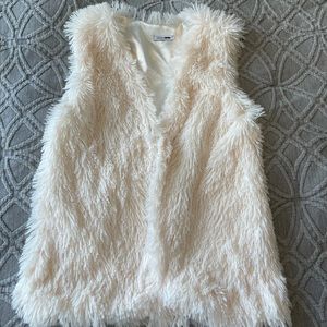 WOMANS FASHION NOVA FAUX FUR VEST